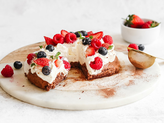 Air Fryer Keto Chocolate Pavlova