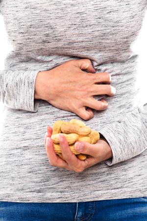 Peanuts on a Ketogenic Diet: Eat or Avoid?