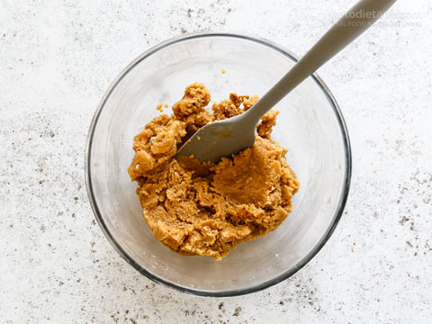 Chewy Low-Carb Peanut Butter Cookies (gluten-free, keto, paleo) Chewy Low-Carb Peanut Butter Cookies