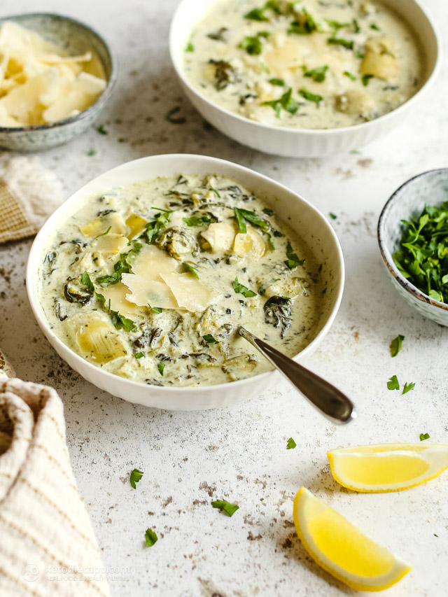 Creamy Low-Carb Spinach & Artichoke Soup