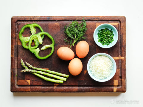 Green Spring Cheese Omelet (low-carb, vegetarian, keto) Green Spring Cheese Omelet