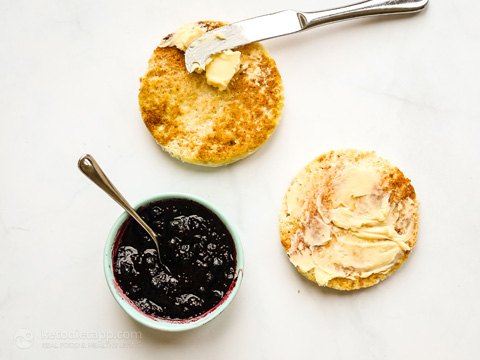 Quick Keto English Muffin (low-carb, paleo, gluten-free) Quick Keto English Muffin