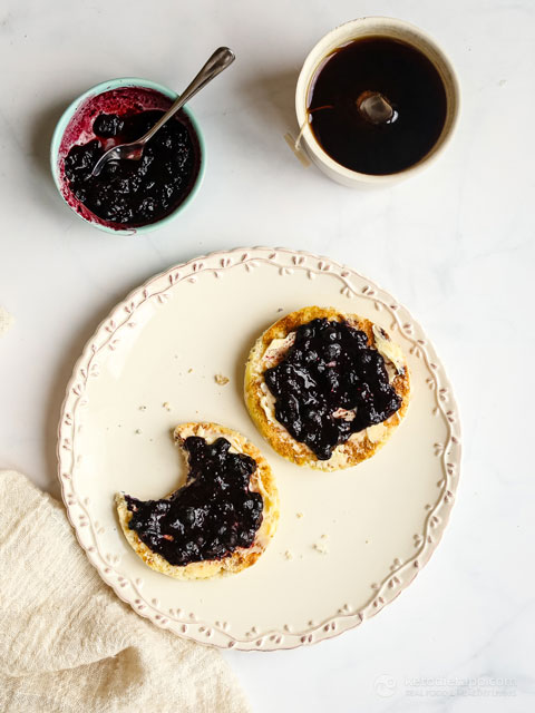 Quick Keto English Muffin (low-carb, paleo, gluten-free) Quick Keto English Muffin