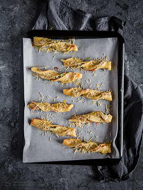 Low-Carb Pizza Twists (keto, gluten-free, grain-free) Low-Carb Pizza Twists