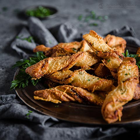 Low-Carb Pizza Twists (keto, gluten-free, grain-free) Low-Carb Pizza Twists