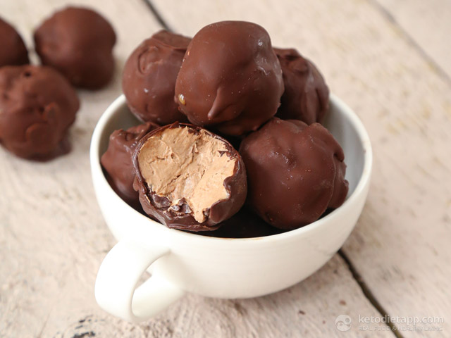 Ultimate Guide to Low-Carb Ice Cream: Over 100 Delicious Keto Recipes!