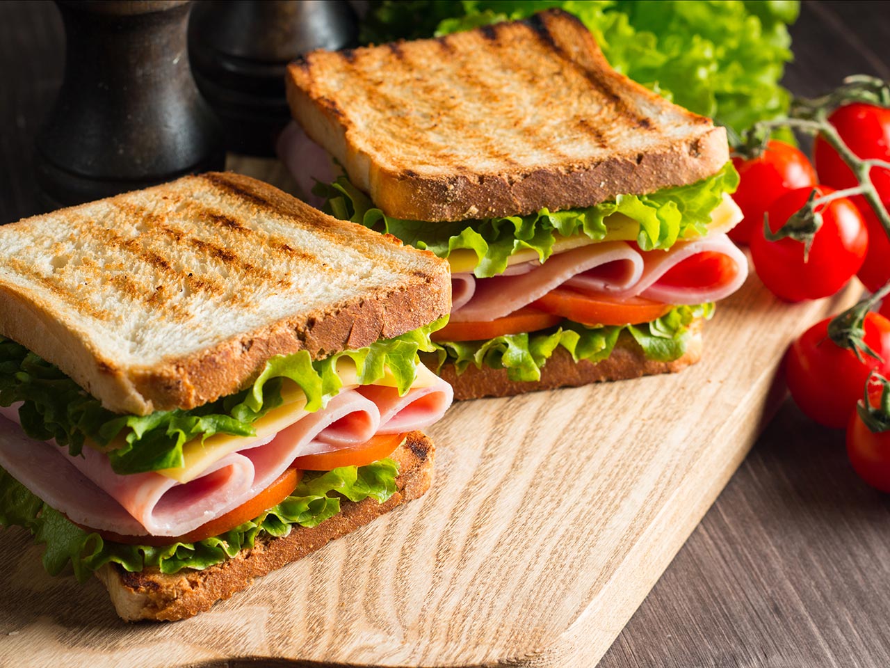 Who Needs Bread Anyway? Explore These Amazing Low-Carb Sandwich Alternatives!